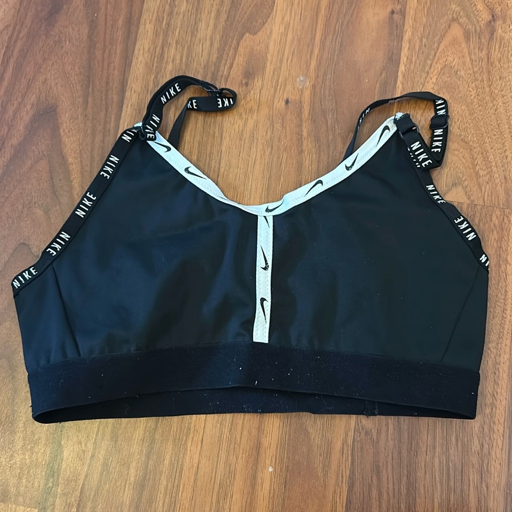black & white nike sports bra